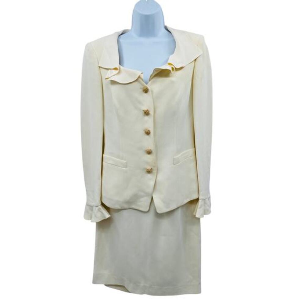 Escada Ivory ruffle collarβ blazer skirt suit